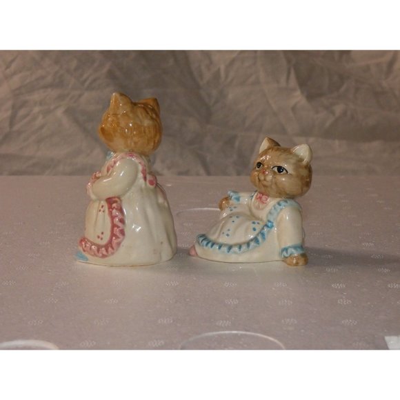 OMNIBUS CAT LADIES IN APRONS SALT AND PEPPER SHAKERS - Picture 2 of 6